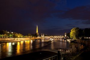 Quais de Seine la nuit