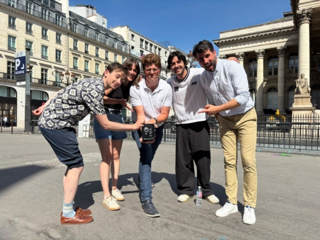 equipe gagnante du team building sous les passages couverts de Paris